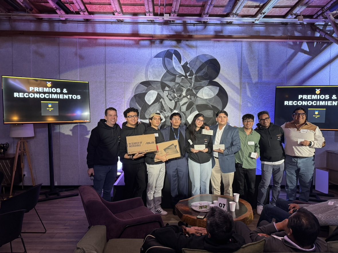 Premiación y Cierre